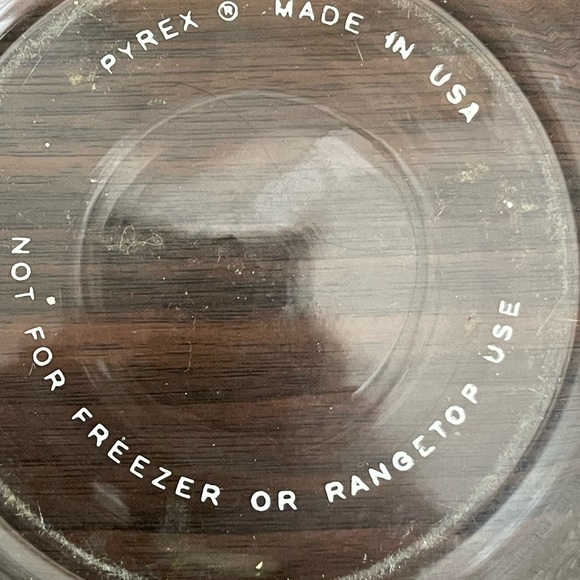 PYREX vintage canister clear with yellow screw on lid - Picture 4 of 5